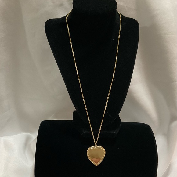 Gold Tone Heart Pendant Necklace - Picture 5 of 6